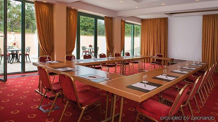 Hotel Victor's Residenz-hotel Schloss Berg 5*