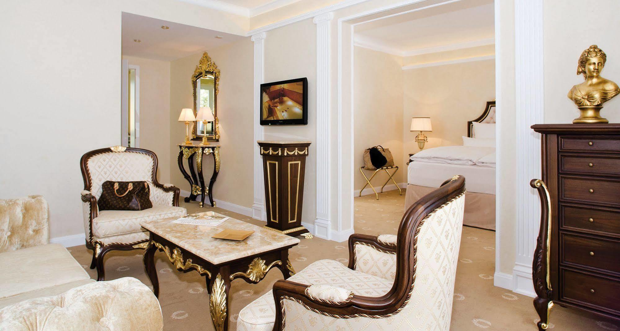 Victor's Residenz-hotel Schloss Berg Hotel